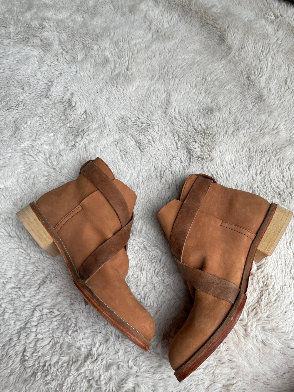 Free People Las Palmas Tan Leather Crisscross Ankle Boots Size 37 - Picture 4 of 9